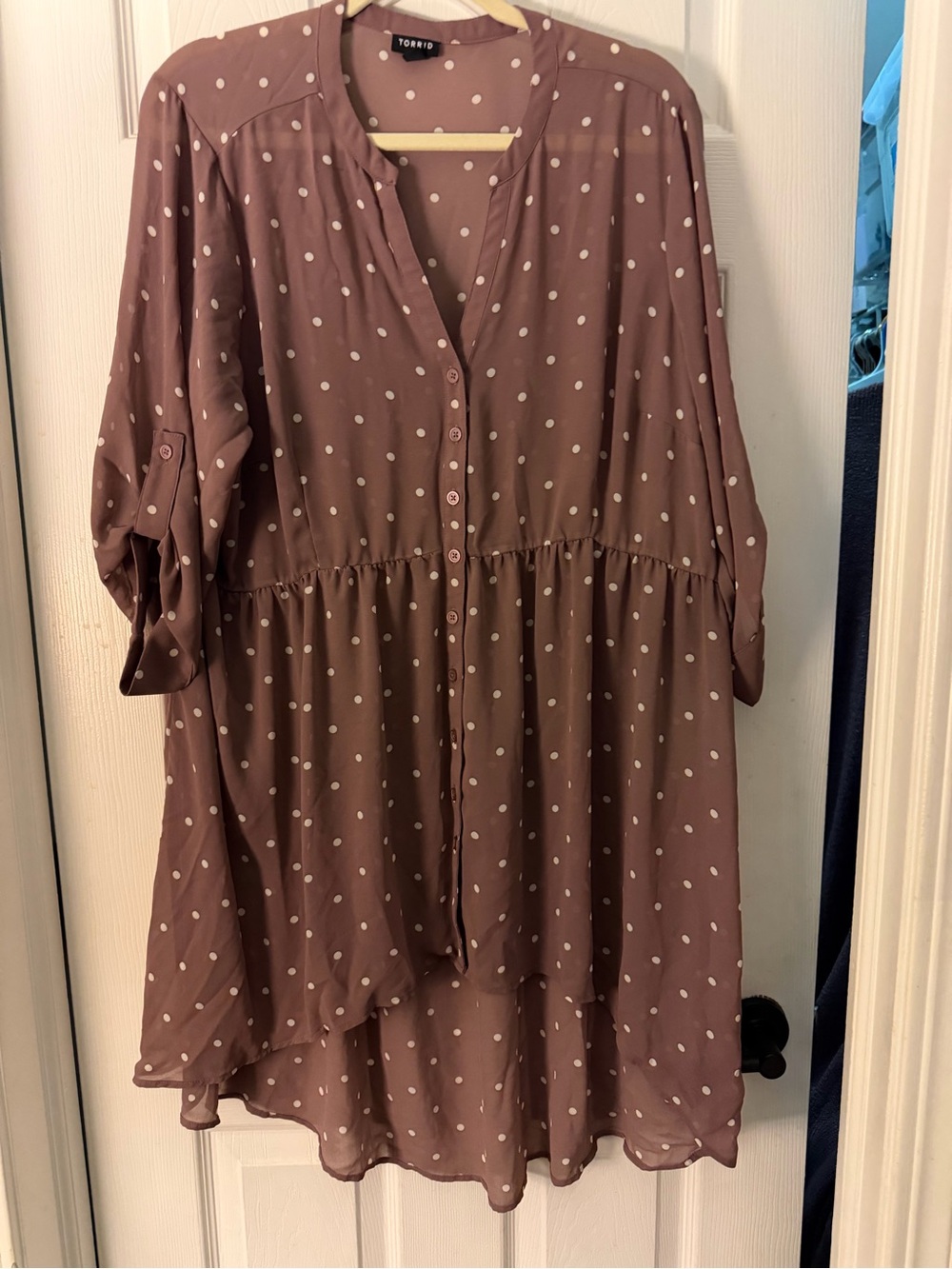 Torrid Size 3 Mauve Polka Dot High Low Shirt – Button Front